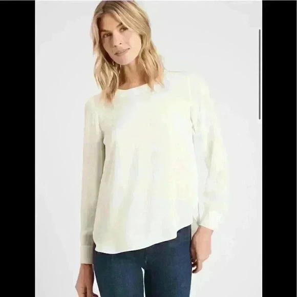 Banana Republic petite Pleat Back Blouse - Picture 1 of 7